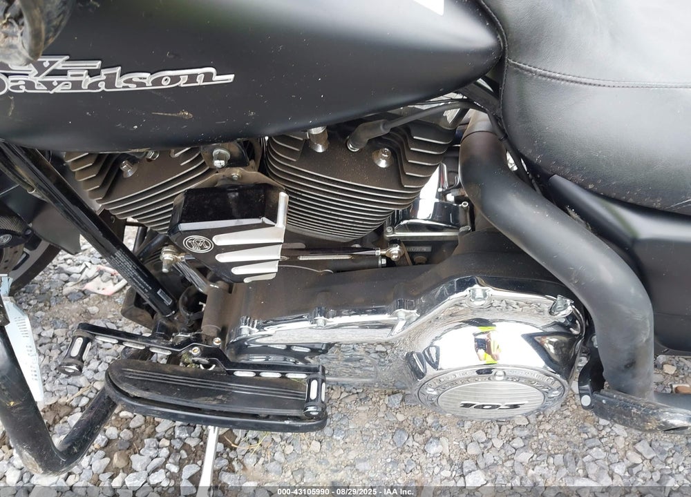 2013 HARLEY-DAVIDSON FLHX VIN: 1HD1KBM19DB679854
