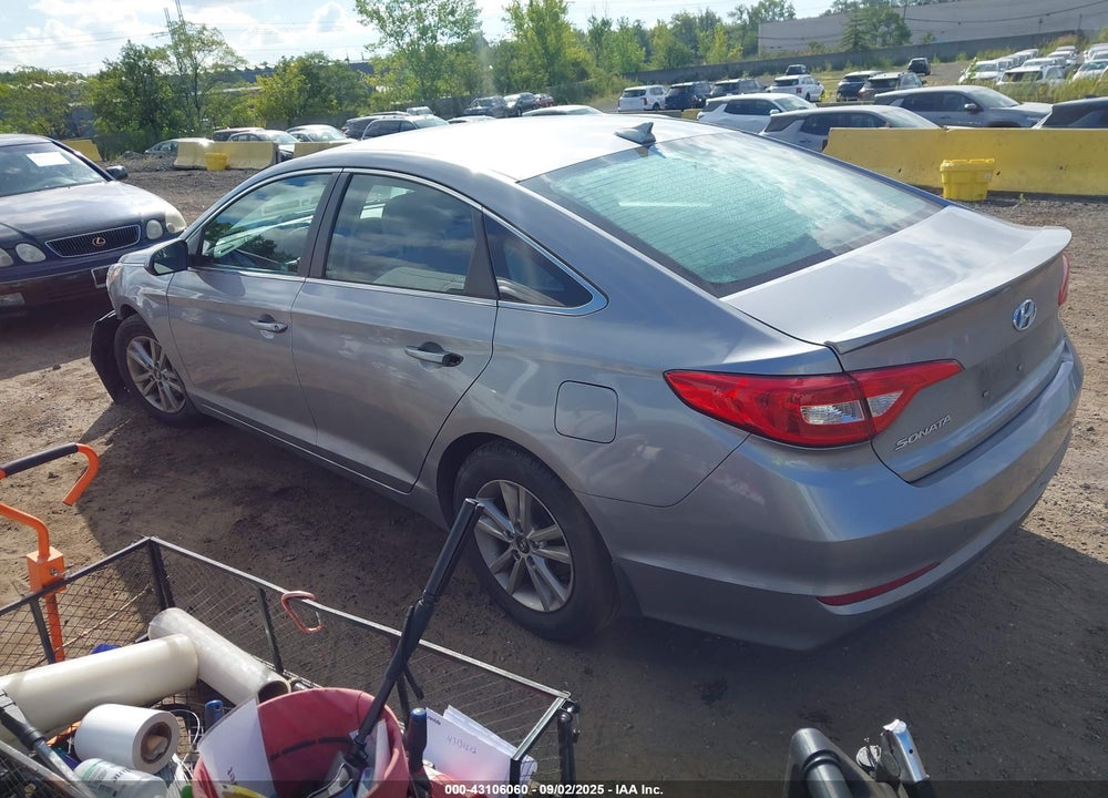 2015 HYUNDAI SONATA VIN: 5NPE24AF5FH158887