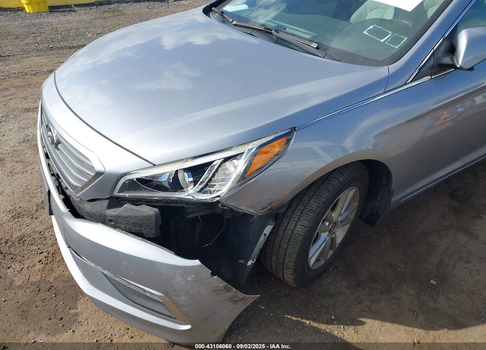2015 HYUNDAI SONATA VIN: 5NPE24AF5FH158887