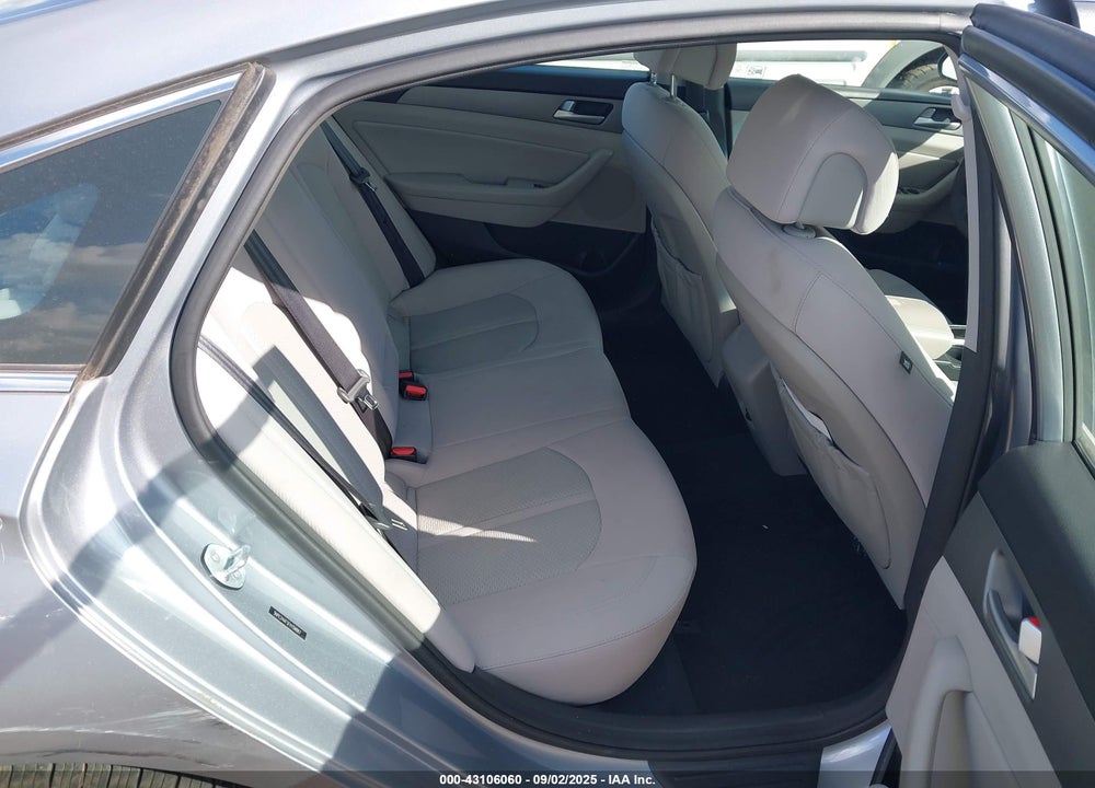2015 HYUNDAI SONATA VIN: 5NPE24AF5FH158887