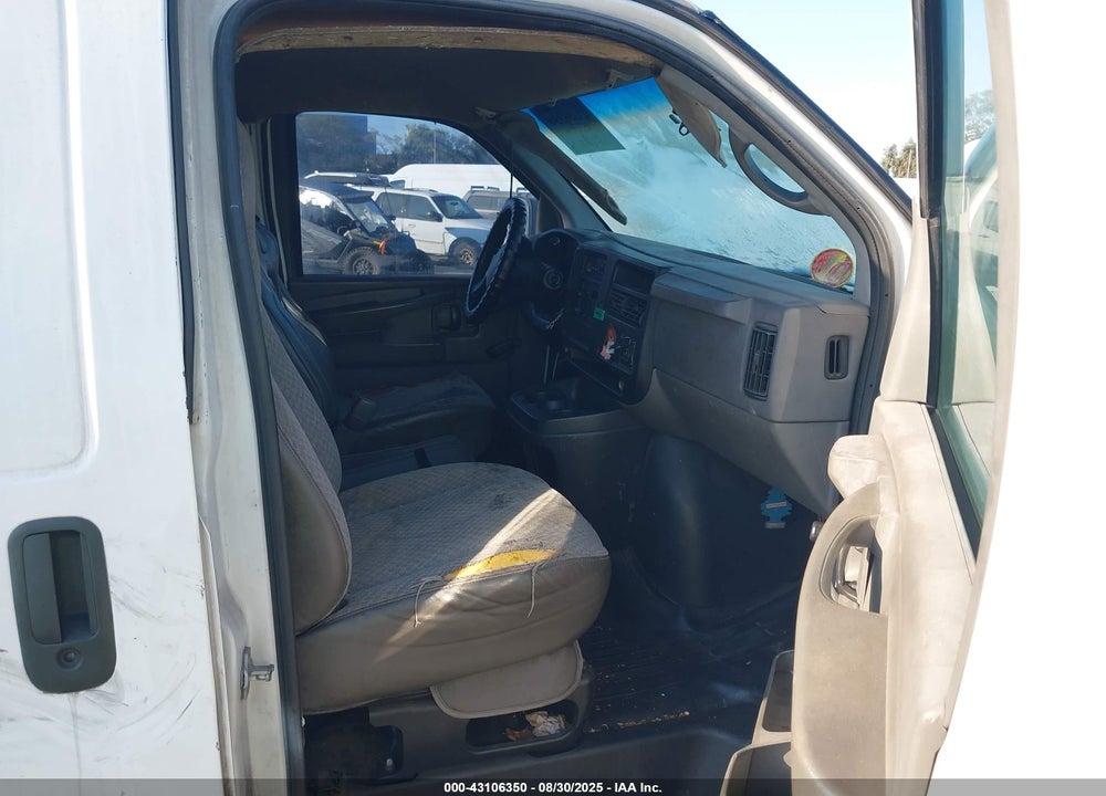2005 CHEVROLET EXPRESS VIN: 1GCGG25VX51105981