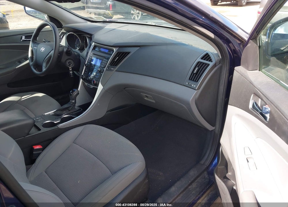 2013 HYUNDAI SONATA VIN: 5NPEB4AC6DH588950