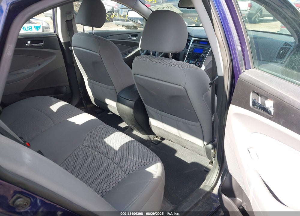2013 HYUNDAI SONATA VIN: 5NPEB4AC6DH588950