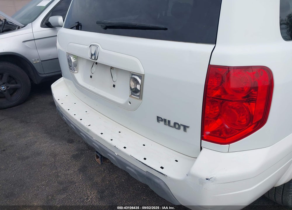 2005 HONDA PILOT EX-L VIN: 5FNYF18565B012380
