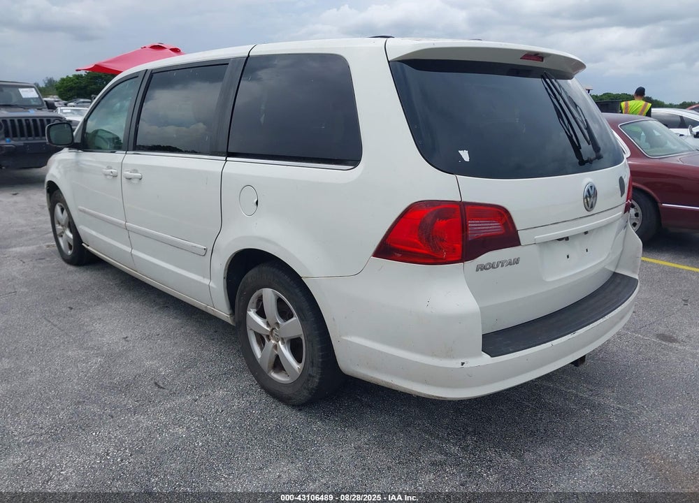 2010 VOLKSWAGEN ROUTAN SE VIN: 2V4RW3D14AR242409