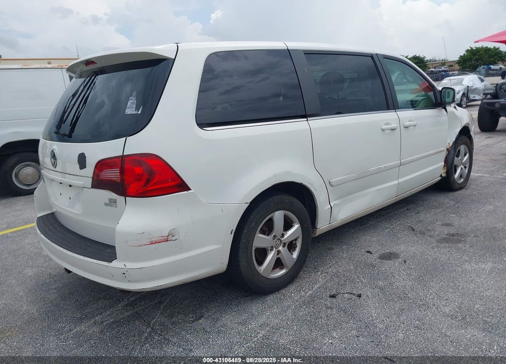 2010 VOLKSWAGEN ROUTAN SE VIN: 2V4RW3D14AR242409