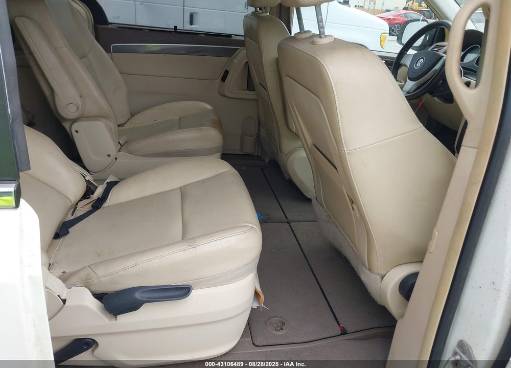 2010 VOLKSWAGEN ROUTAN SE VIN: 2V4RW3D14AR242409