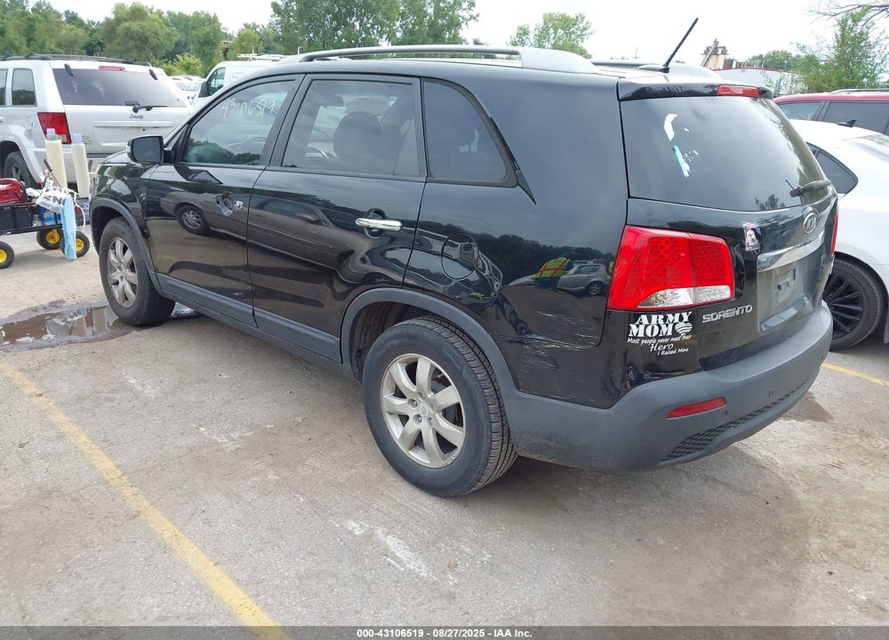 2011 KIA SORENTO VIN: 5XYKT4A25BG158662