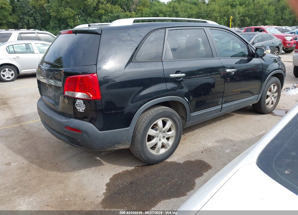 2011 KIA SORENTO VIN: 5XYKT4A25BG158662
