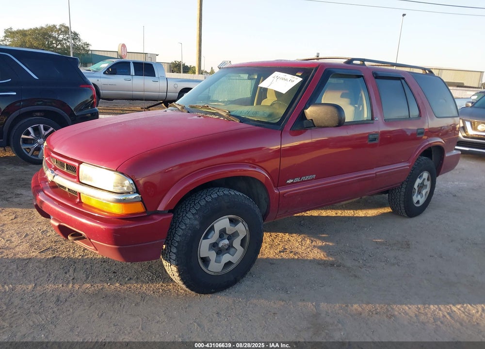 2002 CHEVROLET BLAZER LS VIN: 1GNDT13WX2K220579