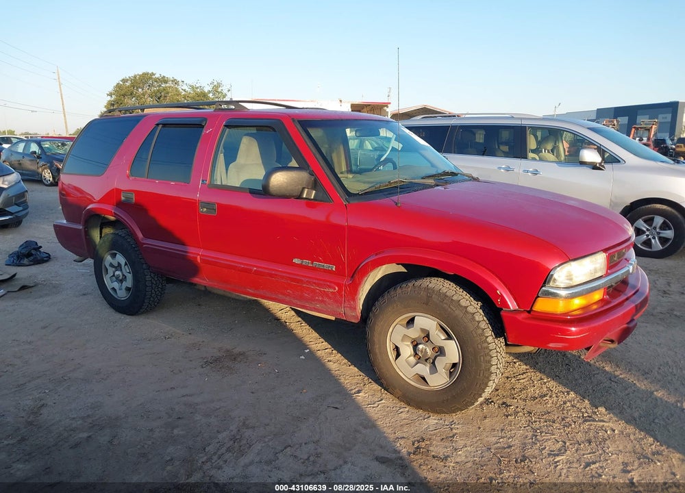 2002 CHEVROLET BLAZER LS VIN: 1GNDT13WX2K220579