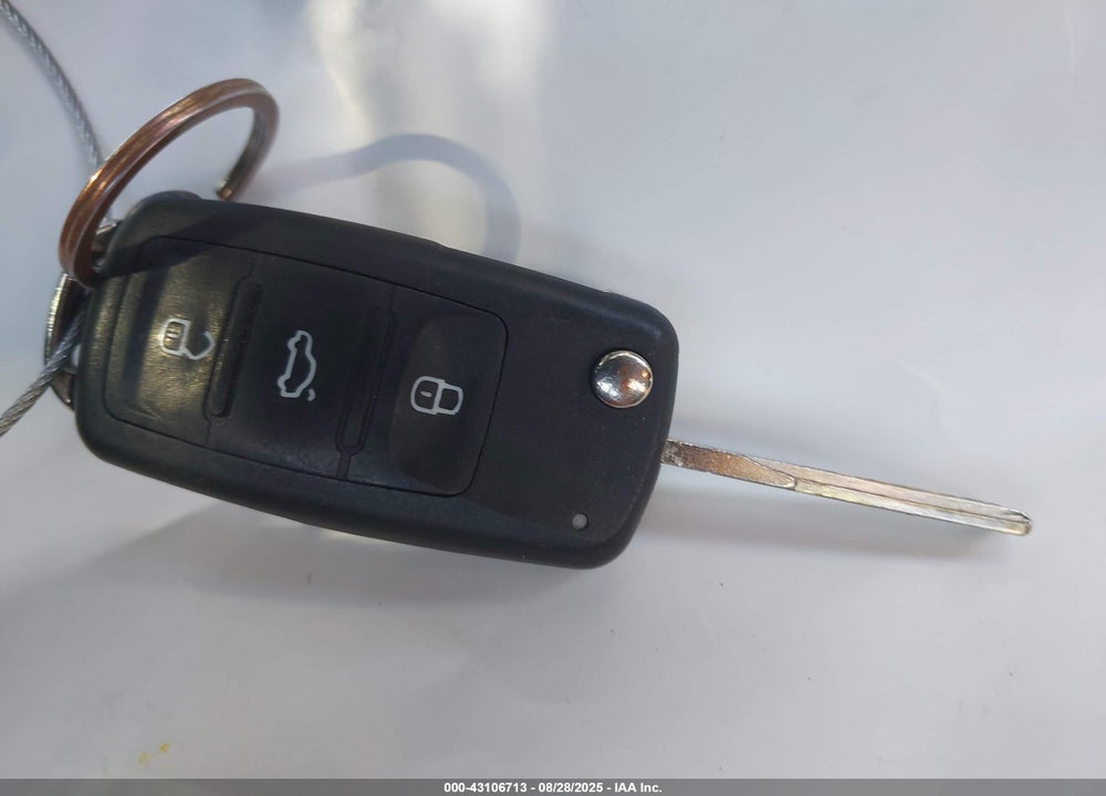 2012 VOLKSWAGEN JETTA 2.5L SE VIN: 3VWDP7AJ3CM350900