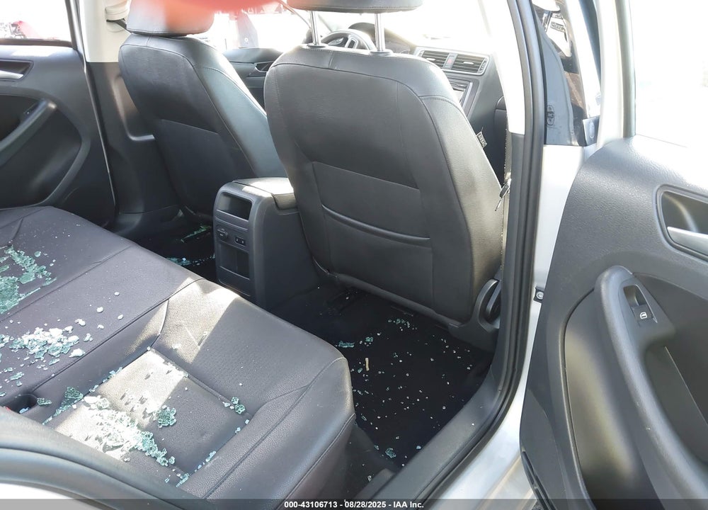 2012 VOLKSWAGEN JETTA 2.5L SE VIN: 3VWDP7AJ3CM350900
