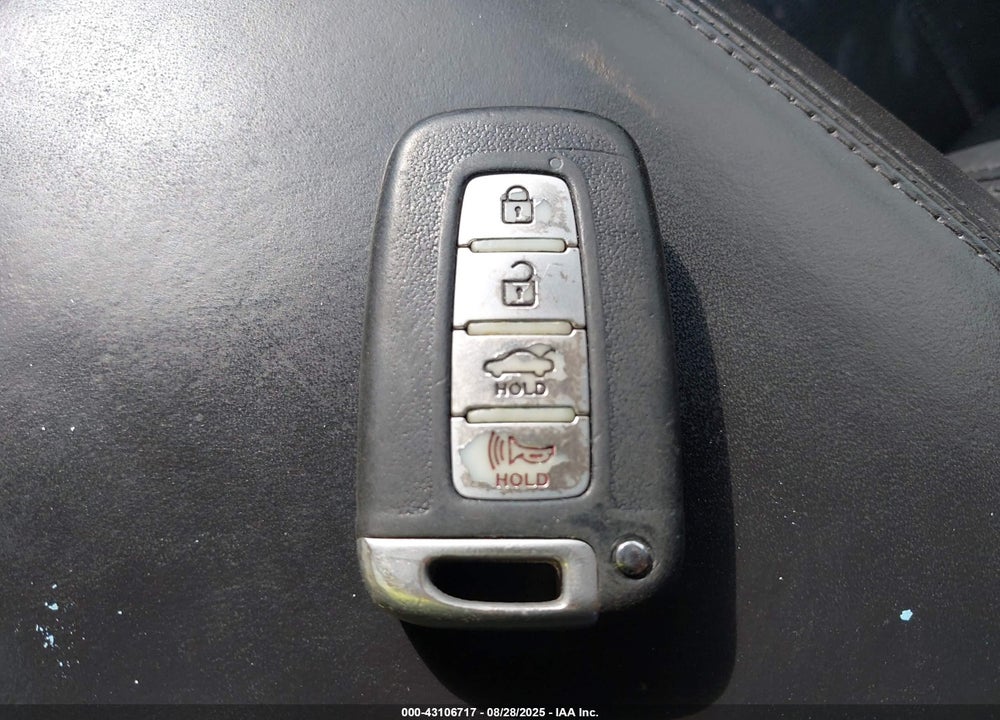 2011 HYUNDAI EQUUS VIN: KMHGH4JF7BU042254