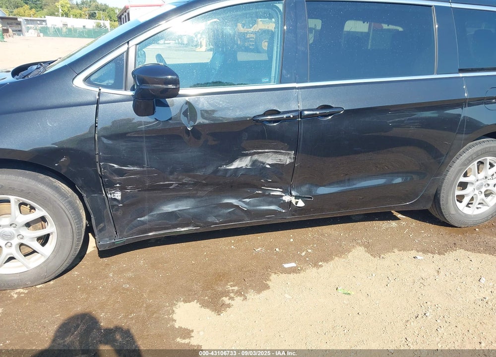 2022 CHRYSLER PACIFICA TOURING L VIN: 2C4RC1BG6NR179768