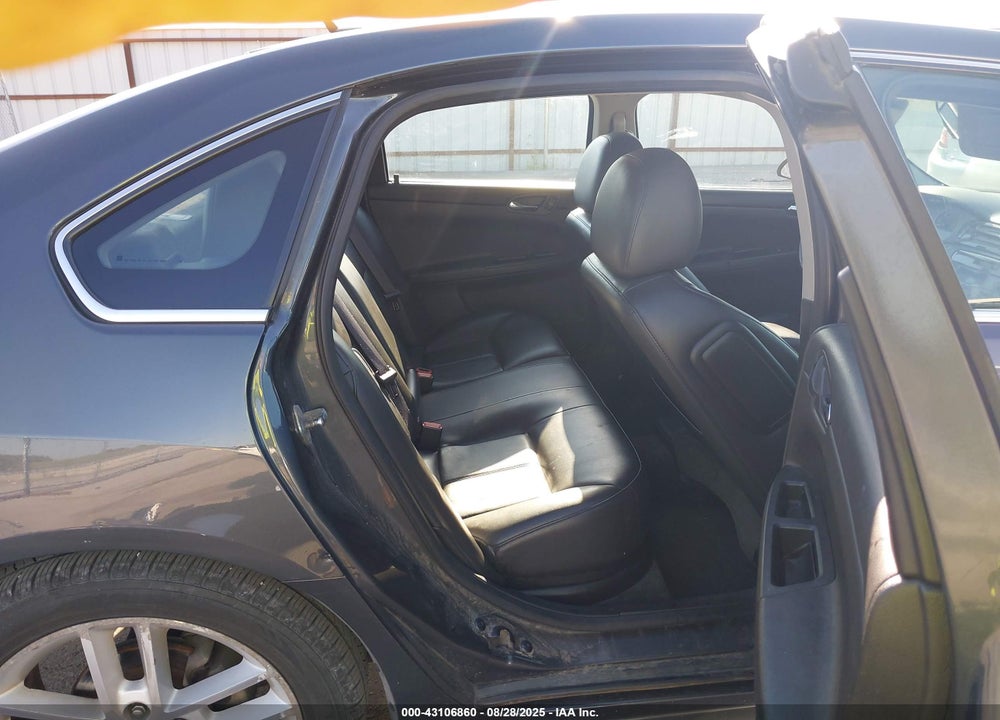 2011 CHEVROLET IMPALA VIN: 2G1WC5EM9B1139716