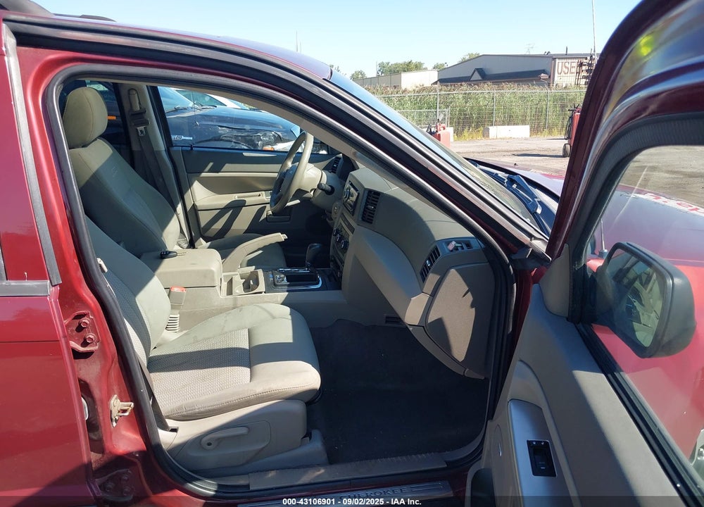 2007 JEEP GRAND CHEROKEE LAREDO VIN: 1J8HR48P27C628788