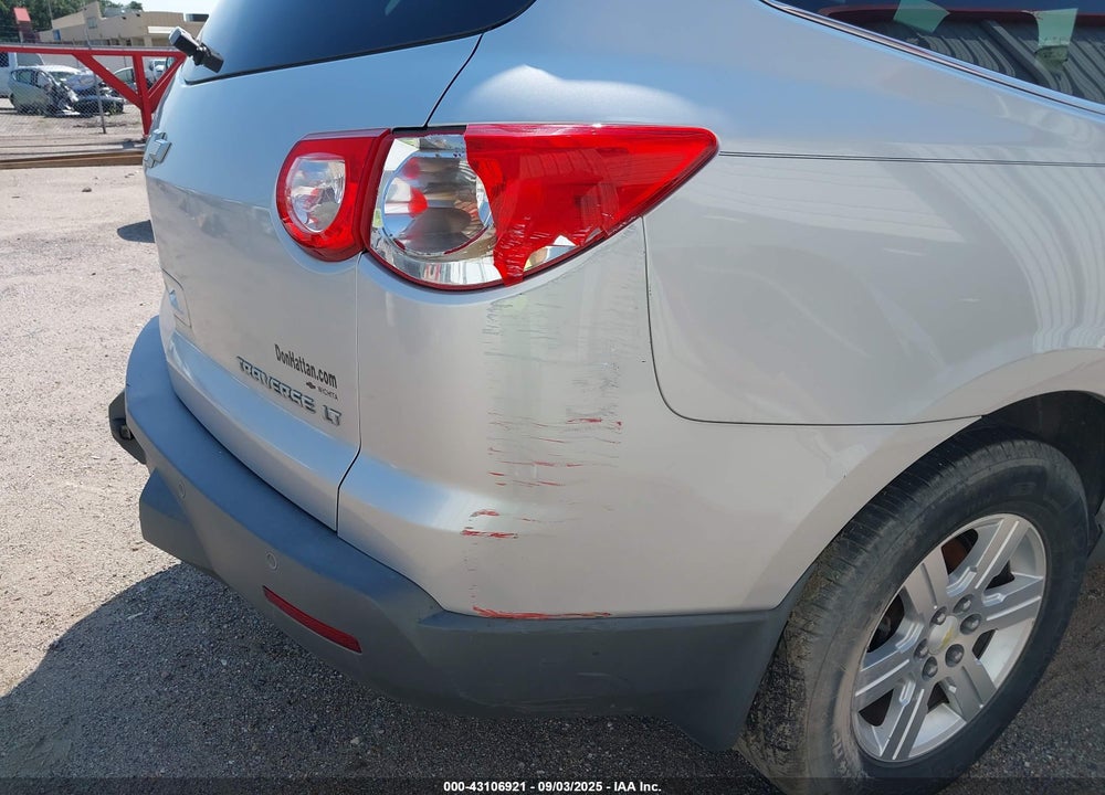 2010 CHEVROLET TRAVERSE VIN: 1GNLRFED2AS136760