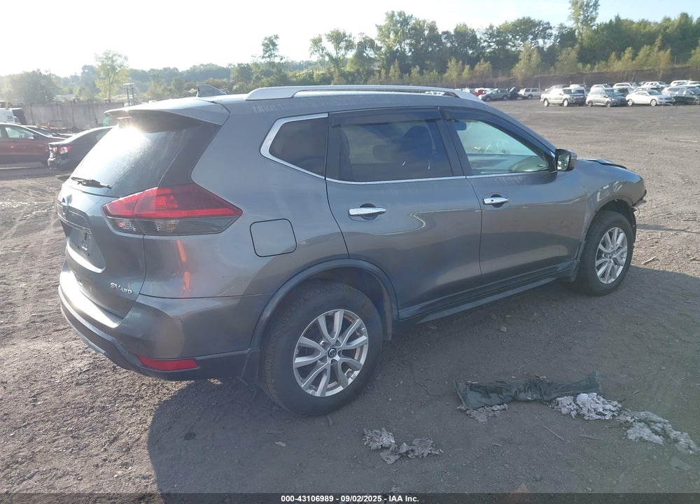 2018 NISSAN ROGUE VIN: KNMAT2MV2JP601125