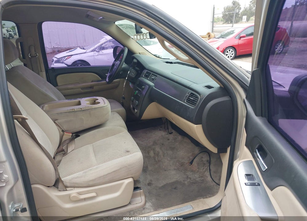 2007 CHEVROLET TAHOE VIN: 1GNFC13J27R121864