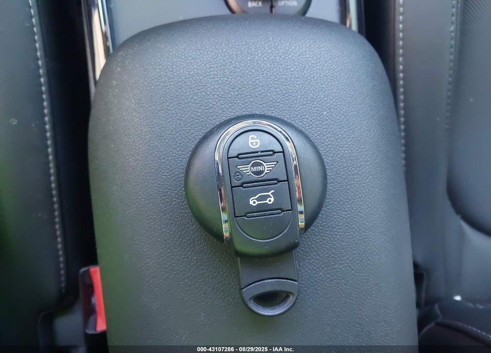 2019 MINI CLUBMAN COOPER S VIN: WMWLU5C5XK2G05222
