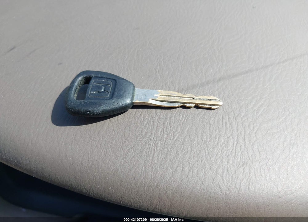 1998 HONDA ACCORD LX VIN: 1HGCG5640WA190404
