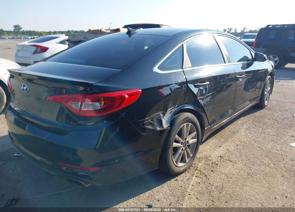 2015 HYUNDAI SONATA VIN: 5NPE24AF4FH198183