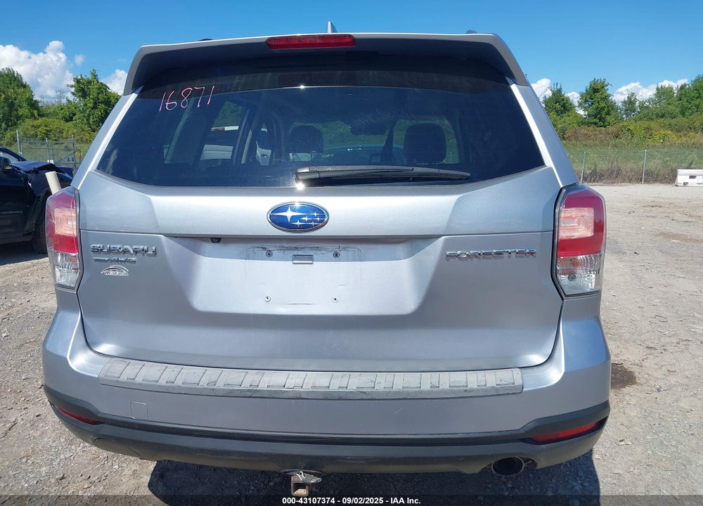 2018 SUBARU FORESTER VIN: JF2SJAJC2JH449477
