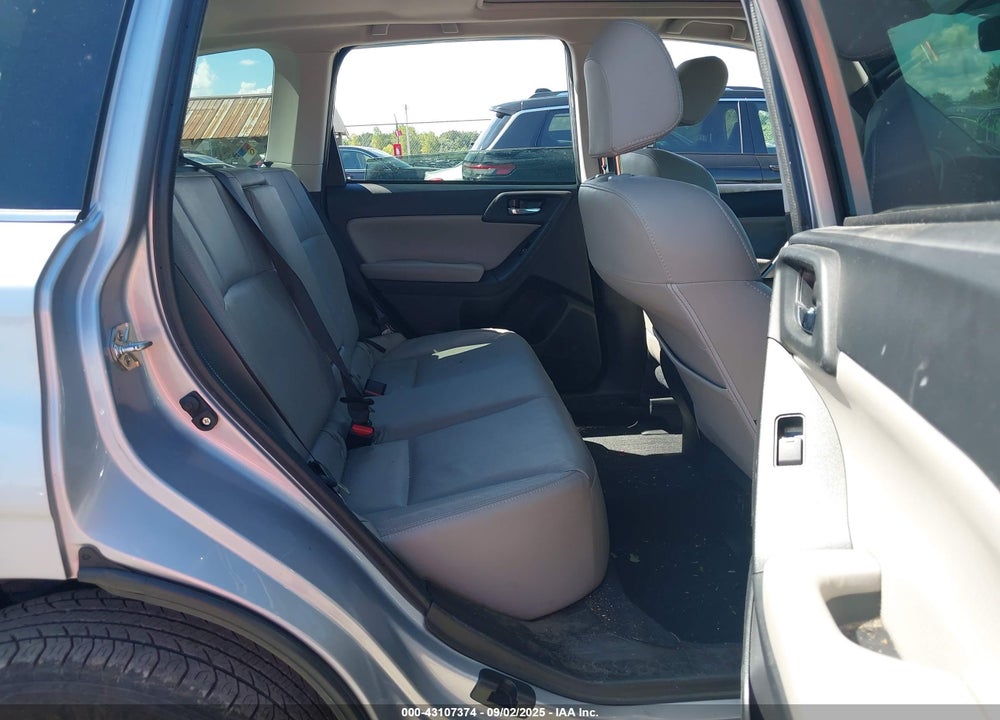 2018 SUBARU FORESTER VIN: JF2SJAJC2JH449477