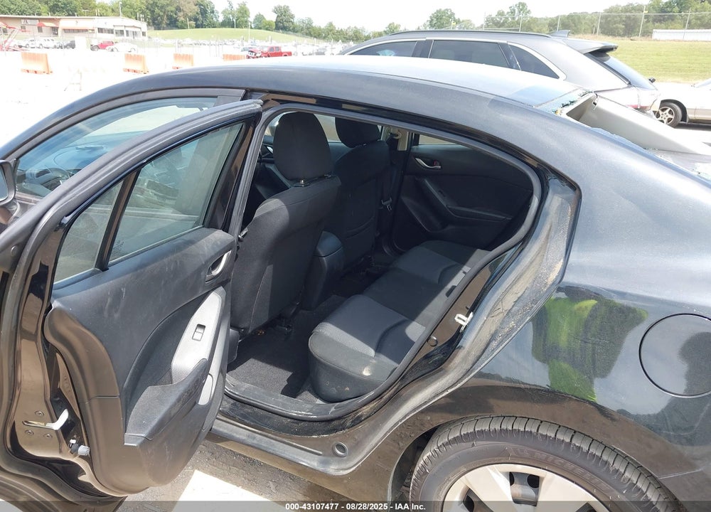 2016 MAZDA 3 VIN: JM1BM1T75G1310287