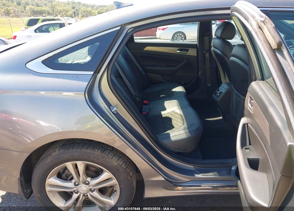 2019 HYUNDAI SONATA VIN: 5NPE34AF9KH778570