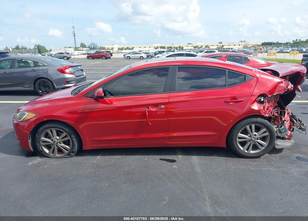 2017 HYUNDAI ELANTRA VIN: 5NPD84LF7HH142264