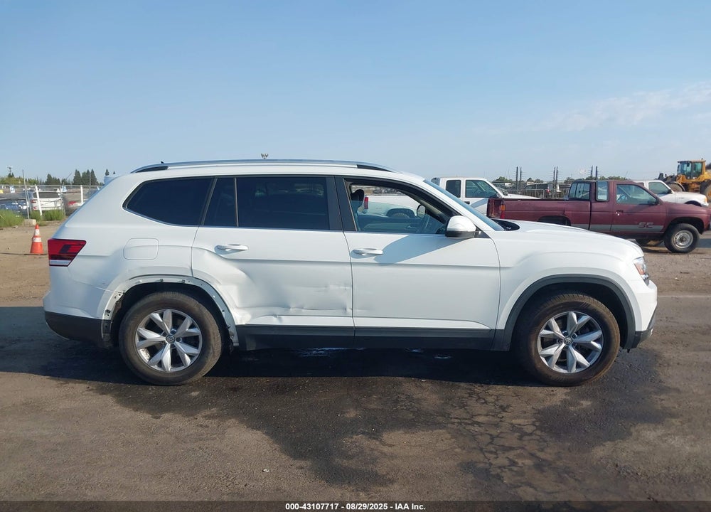 2018 VOLKSWAGEN ATLAS VIN: 1V2KR2CAXJC542218