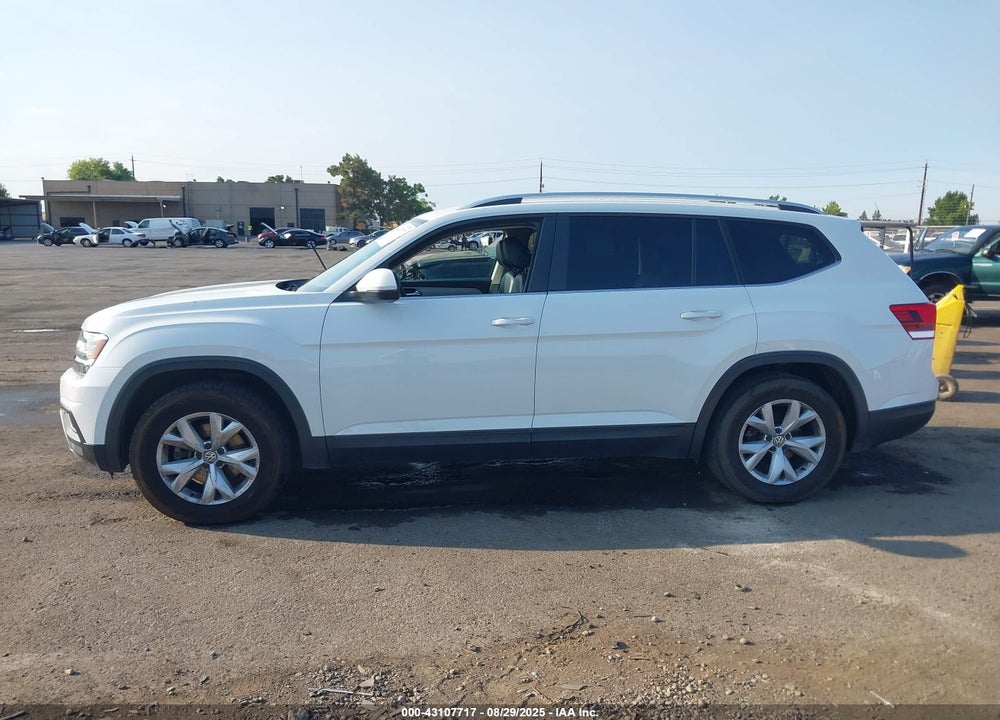 2018 VOLKSWAGEN ATLAS VIN: 1V2KR2CAXJC542218