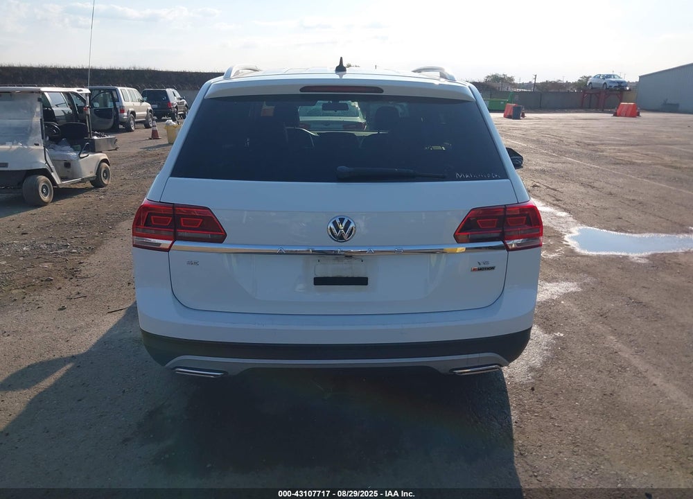 2018 VOLKSWAGEN ATLAS VIN: 1V2KR2CAXJC542218