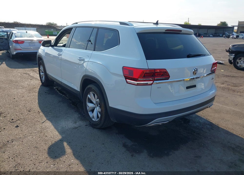 2018 VOLKSWAGEN ATLAS VIN: 1V2KR2CAXJC542218