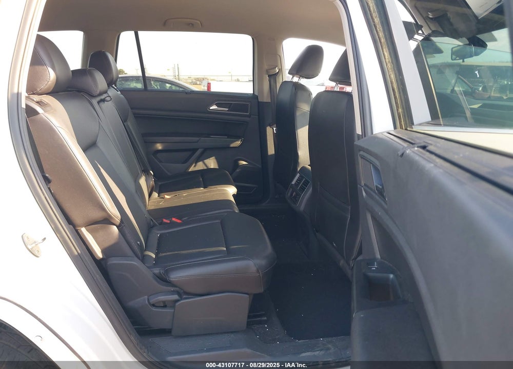 2018 VOLKSWAGEN ATLAS VIN: 1V2KR2CAXJC542218