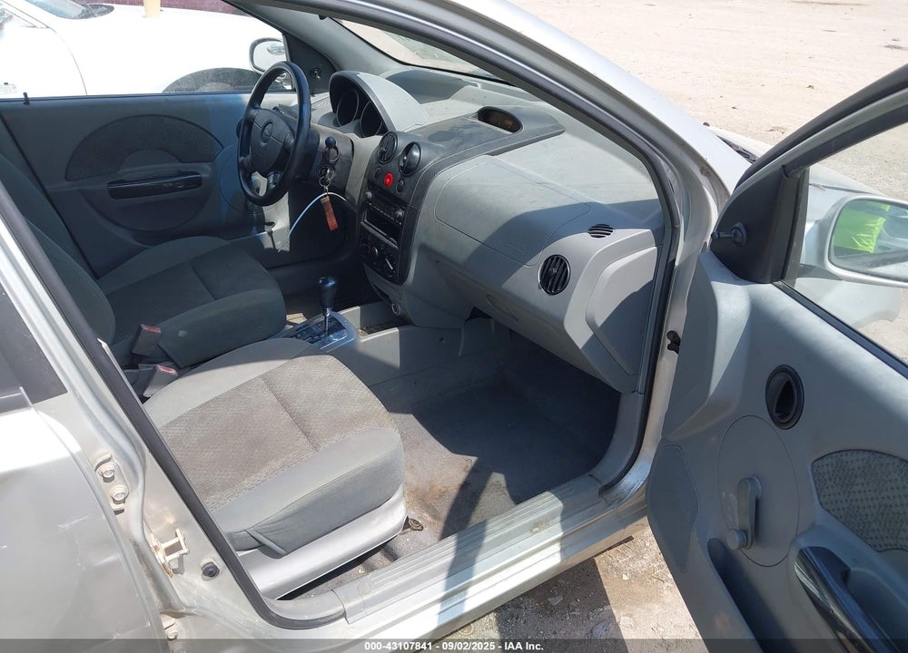 2005 CHEVROLET AVEO LS VIN: KL1TD52625B381305