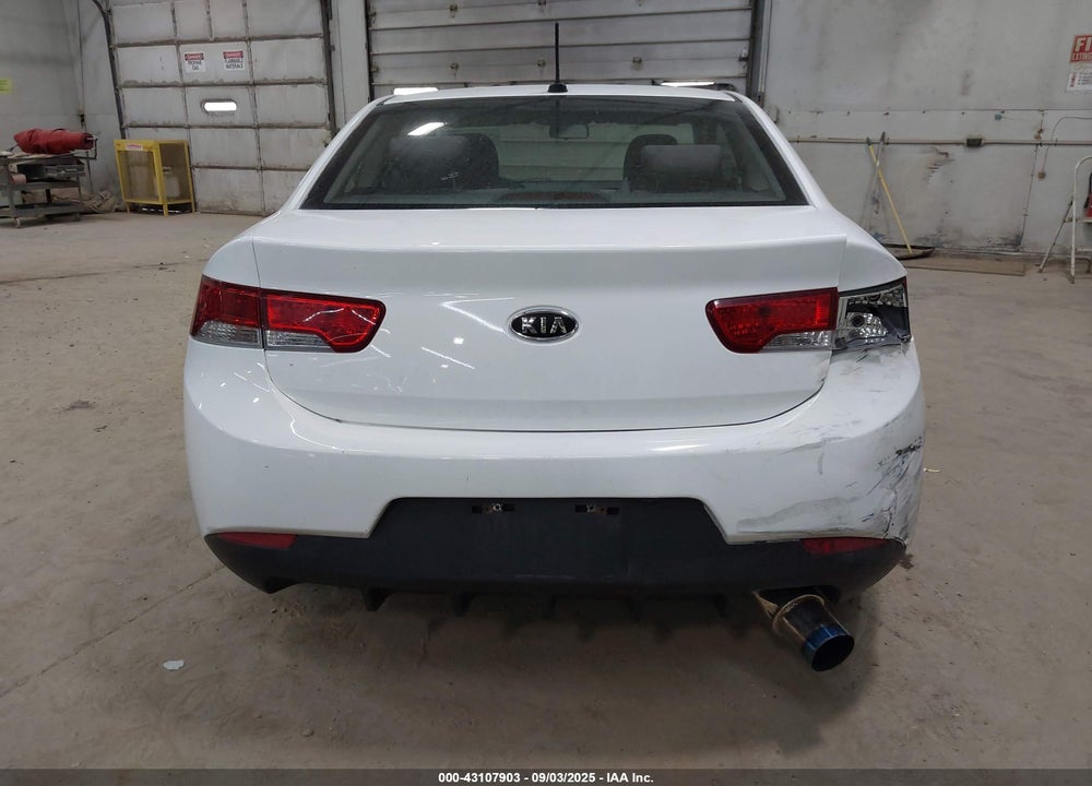 2011 KIA FORTE VIN: KNAFU6A21B5379627