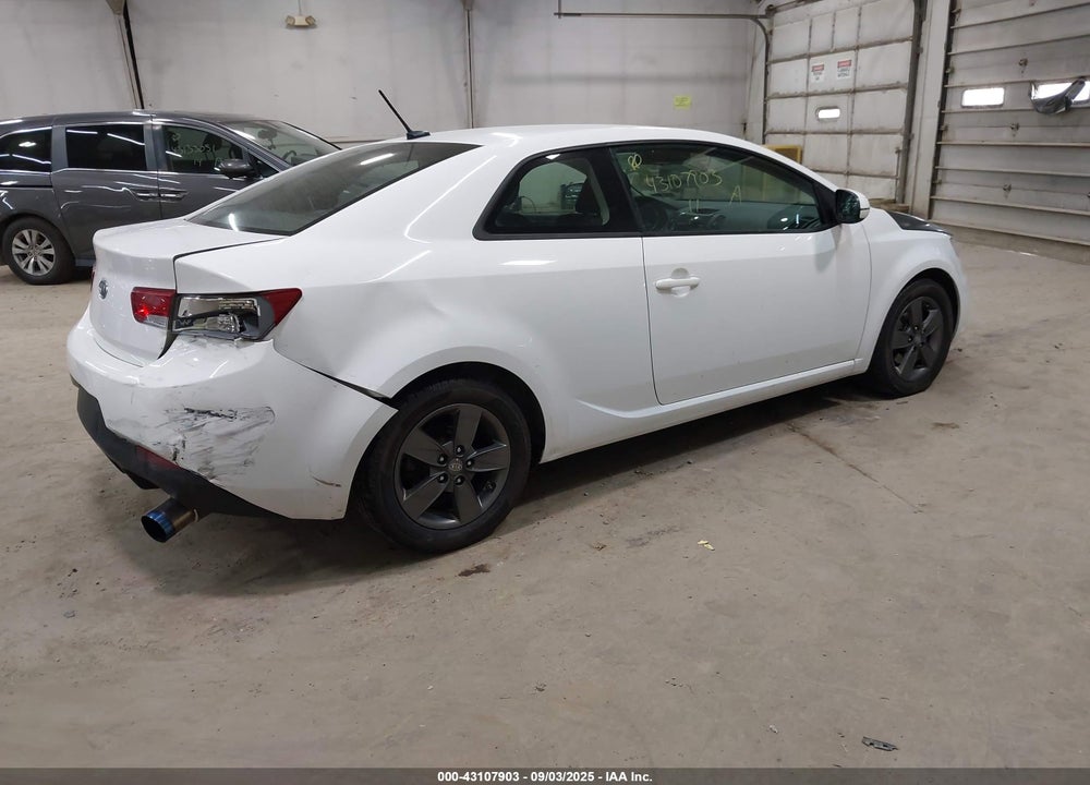 2011 KIA FORTE VIN: KNAFU6A21B5379627