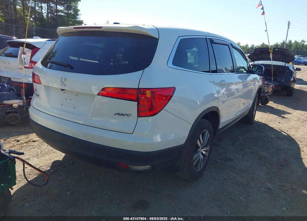 2017 HONDA PILOT VIN: 5FNYF6H39HB061086