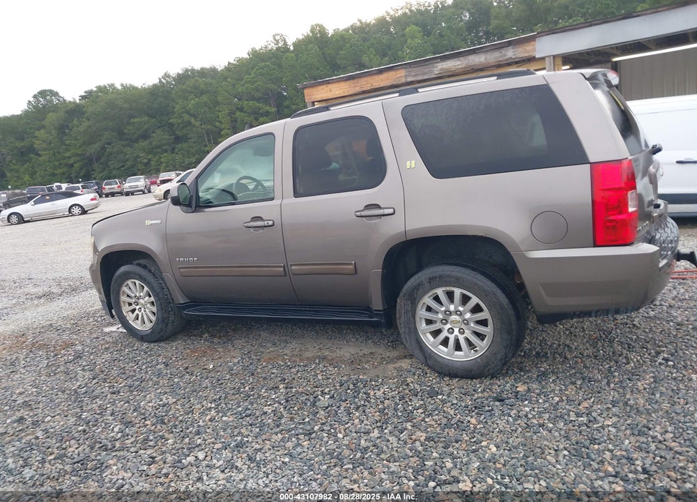 2011 CHEVROLET TAHOE VIN: 1GNSKDFJ4BR136650