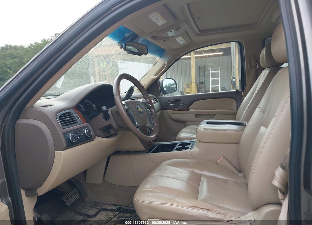 2011 CHEVROLET TAHOE VIN: 1GNSKDFJ4BR136650