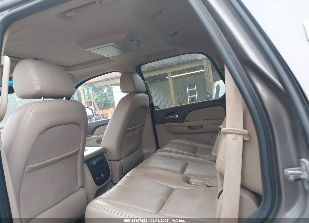 2011 CHEVROLET TAHOE VIN: 1GNSKDFJ4BR136650