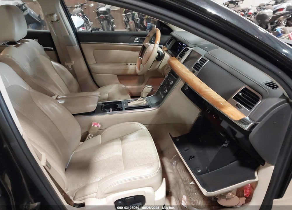 2011 LINCOLN MKS VIN: 1LNHL9FT3BG608293