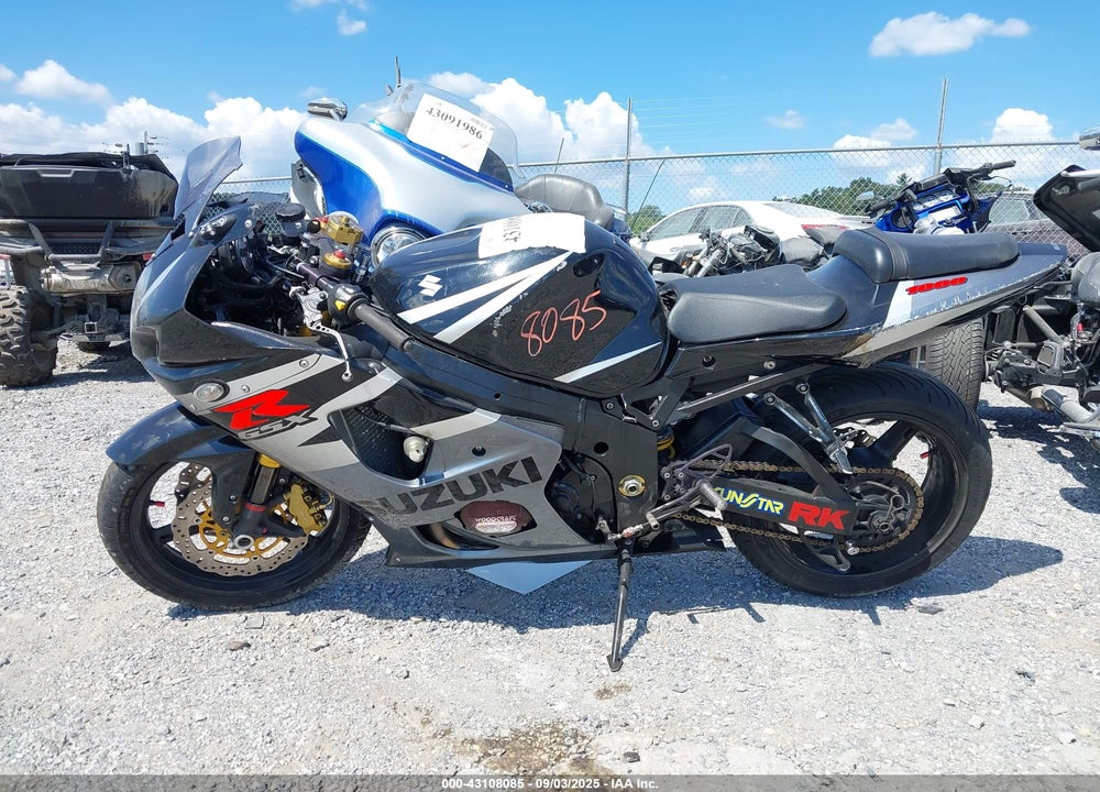 2004 SUZUKI GSX-R1000 VIN: JS1GT75A942107956