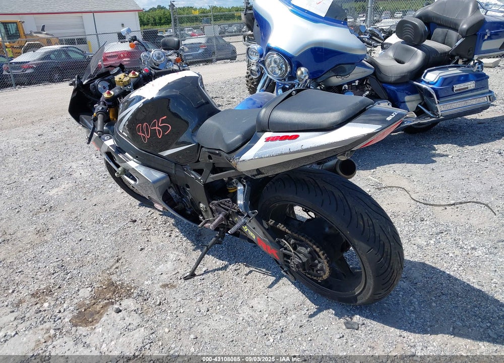2004 SUZUKI GSX-R1000 VIN: JS1GT75A942107956