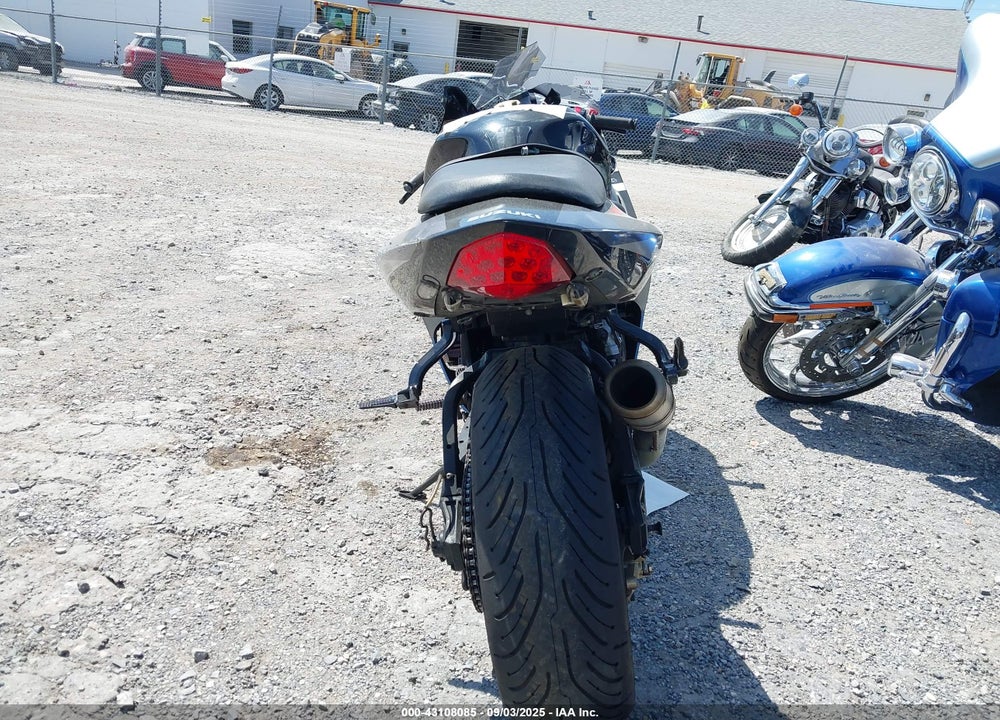 2004 SUZUKI GSX-R1000 VIN: JS1GT75A942107956