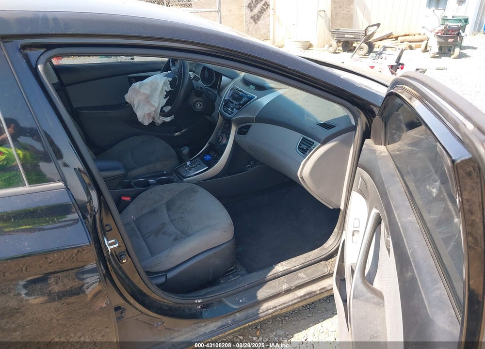 2013 HYUNDAI ELANTRA VIN: KMHDH4AEXDU657961