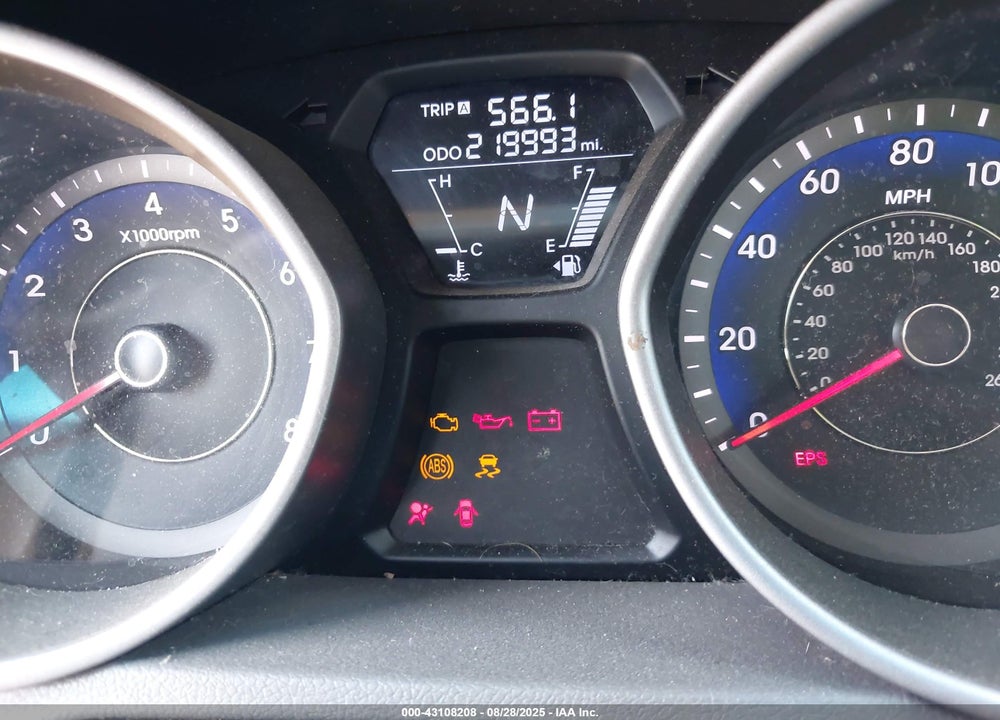 2013 HYUNDAI ELANTRA VIN: KMHDH4AEXDU657961